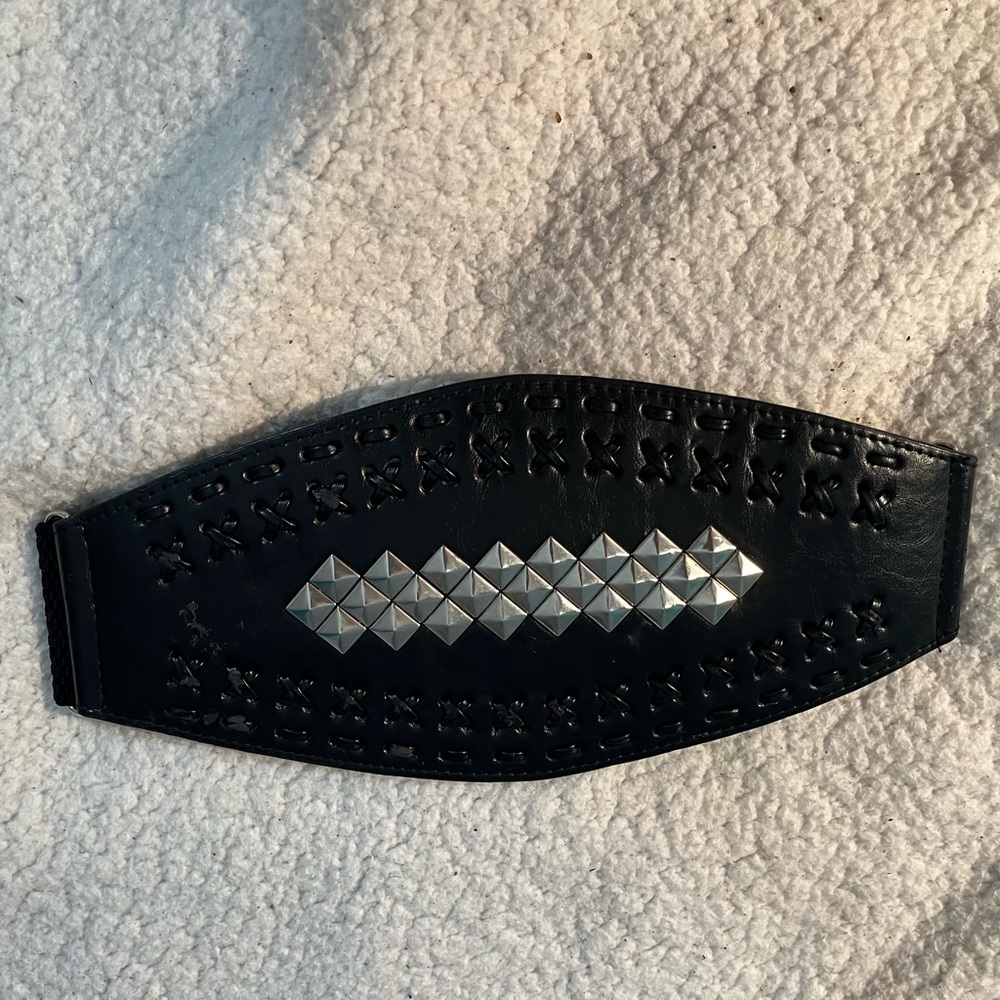 Vintage Retro Stretch Black Studded Women's Belt - Picture 3 of 10